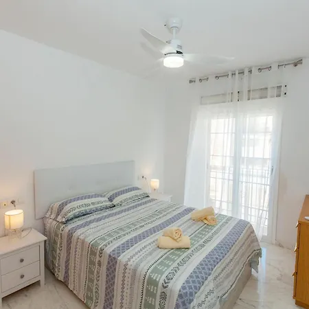 Apartment Adnania Seaviews & Pool