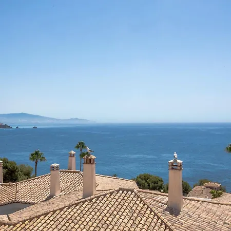 Adnania Seaviews & Pool *